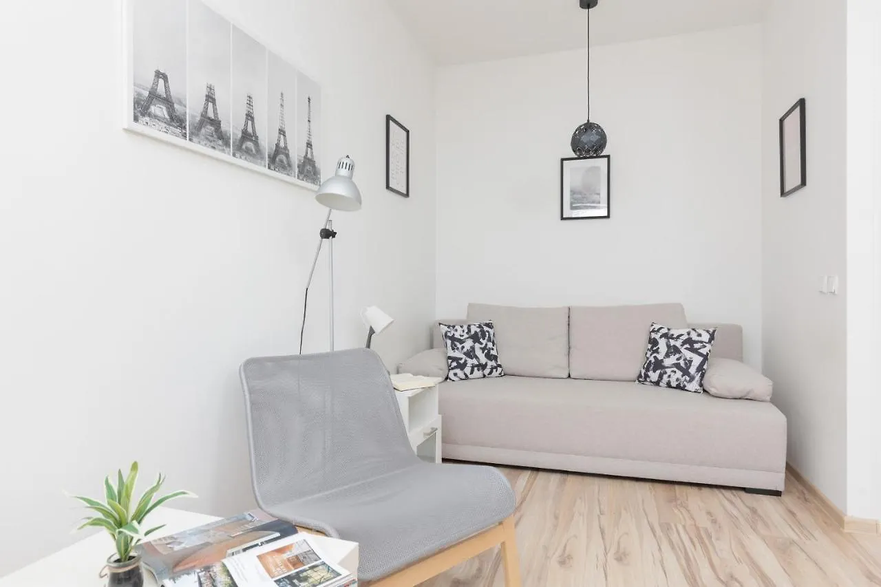 Contatos de Metro Kabaty Lovely Studio Apartment By Noclegi Renters
